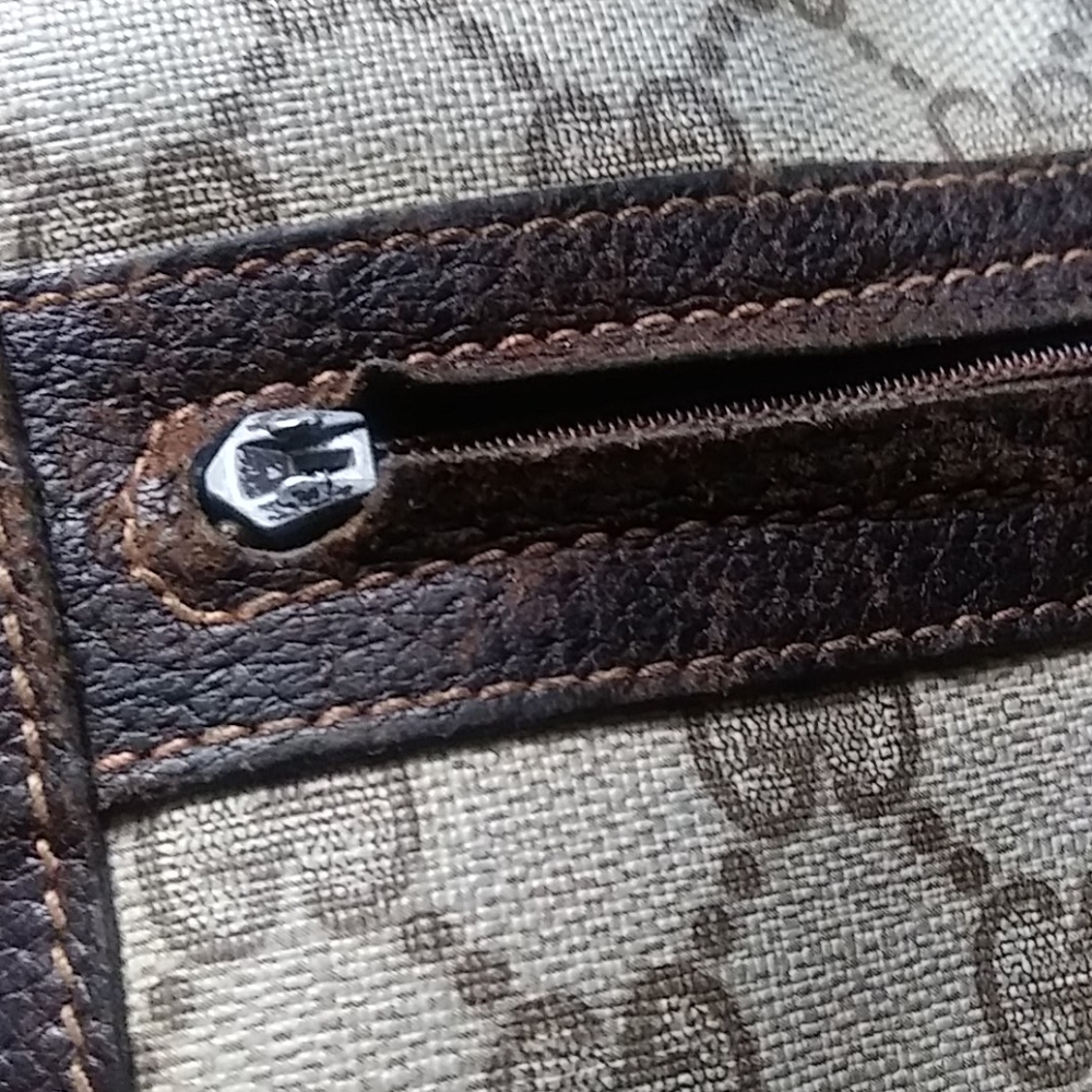 Gucci Clutch FLASH SALE - Picture 5 of 8